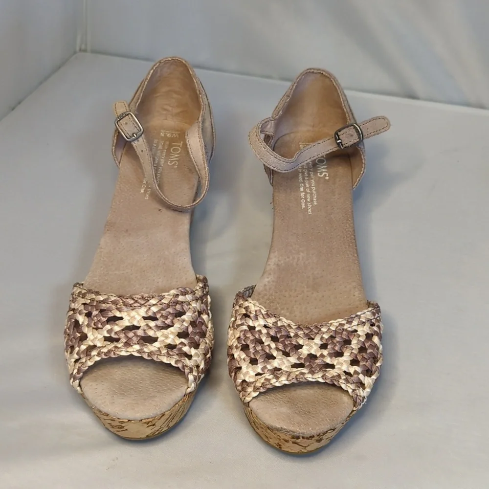 TOMS Stucco Satin Woven Cork Wedge Open Toe Sandals Size 9.5